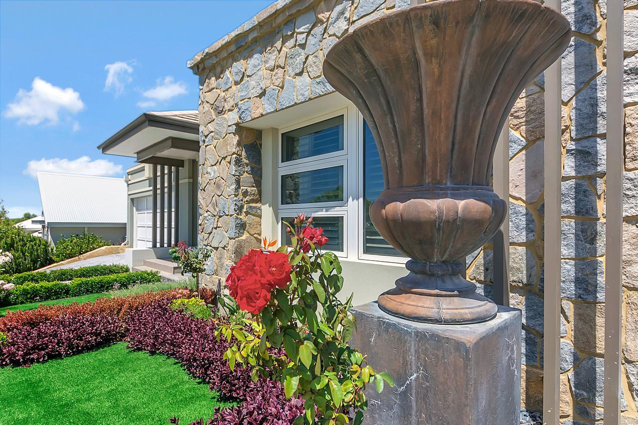 Lavender Manor Bnb Bed and Breakfast Alkimos Exterior foto